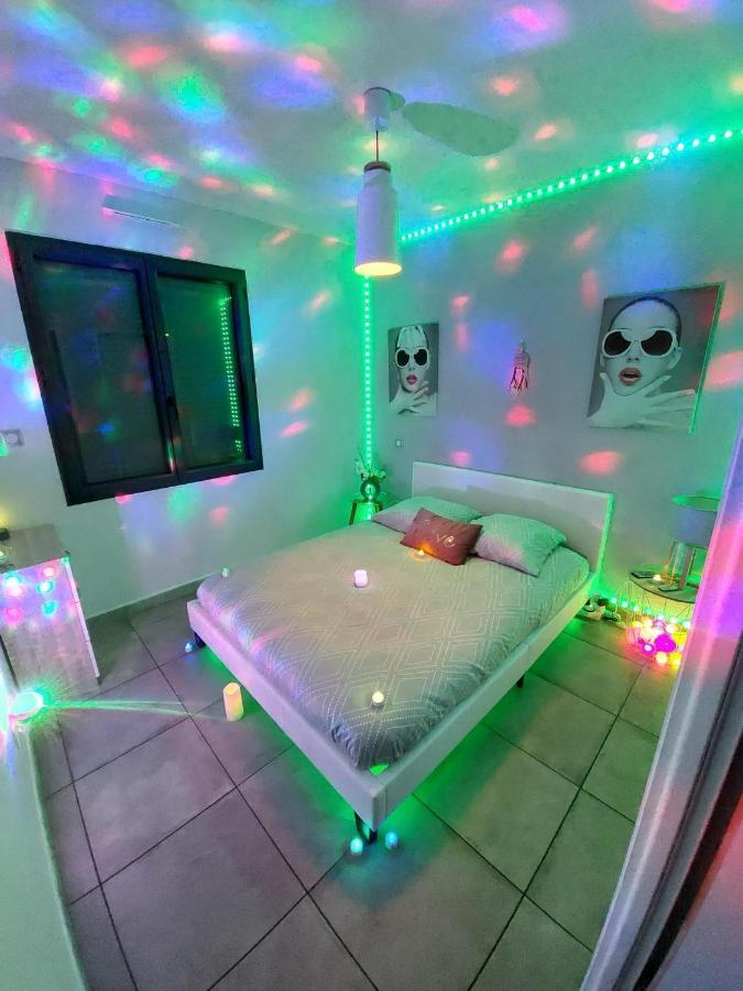 Un Sejour Romantique En Couple Avec Jacuzzi Prive Chromotherapie Jardin Maison Privee Ychoux Экстерьер фото