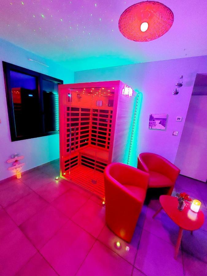 Un Sejour Romantique En Couple Avec Jacuzzi Prive Chromotherapie Jardin Maison Privee Ychoux Экстерьер фото