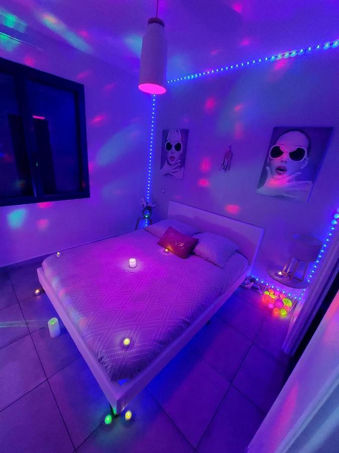 Un Sejour Romantique En Couple Avec Jacuzzi Prive Chromotherapie Jardin Maison Privee Ychoux Экстерьер фото