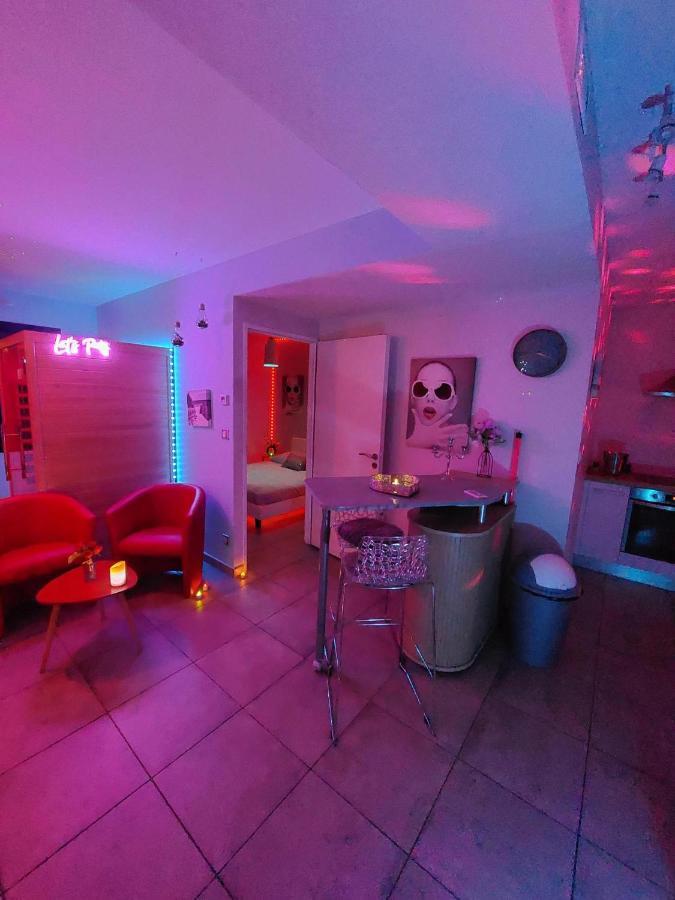 Un Sejour Romantique En Couple Avec Jacuzzi Prive Chromotherapie Jardin Maison Privee Ychoux Экстерьер фото